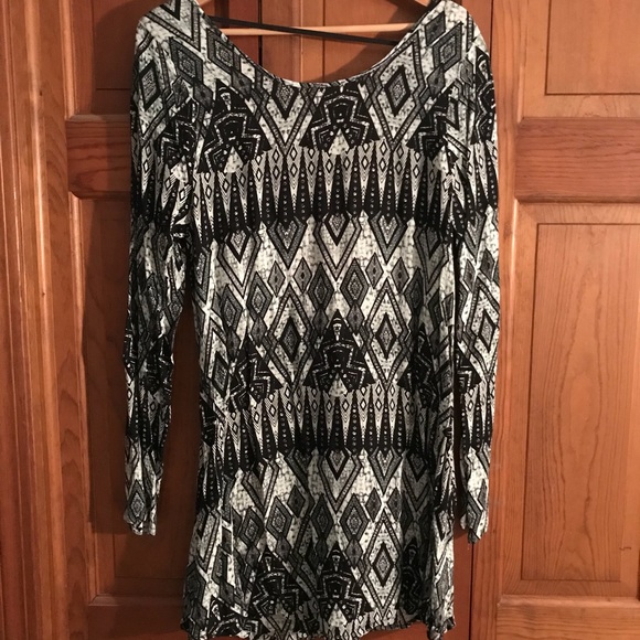 Scoop back long sleeve tunic - Picture 1 of 3